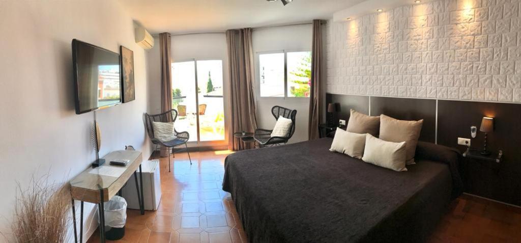 Hostal Casa Mercedes Nerja Zewnętrze zdjęcie