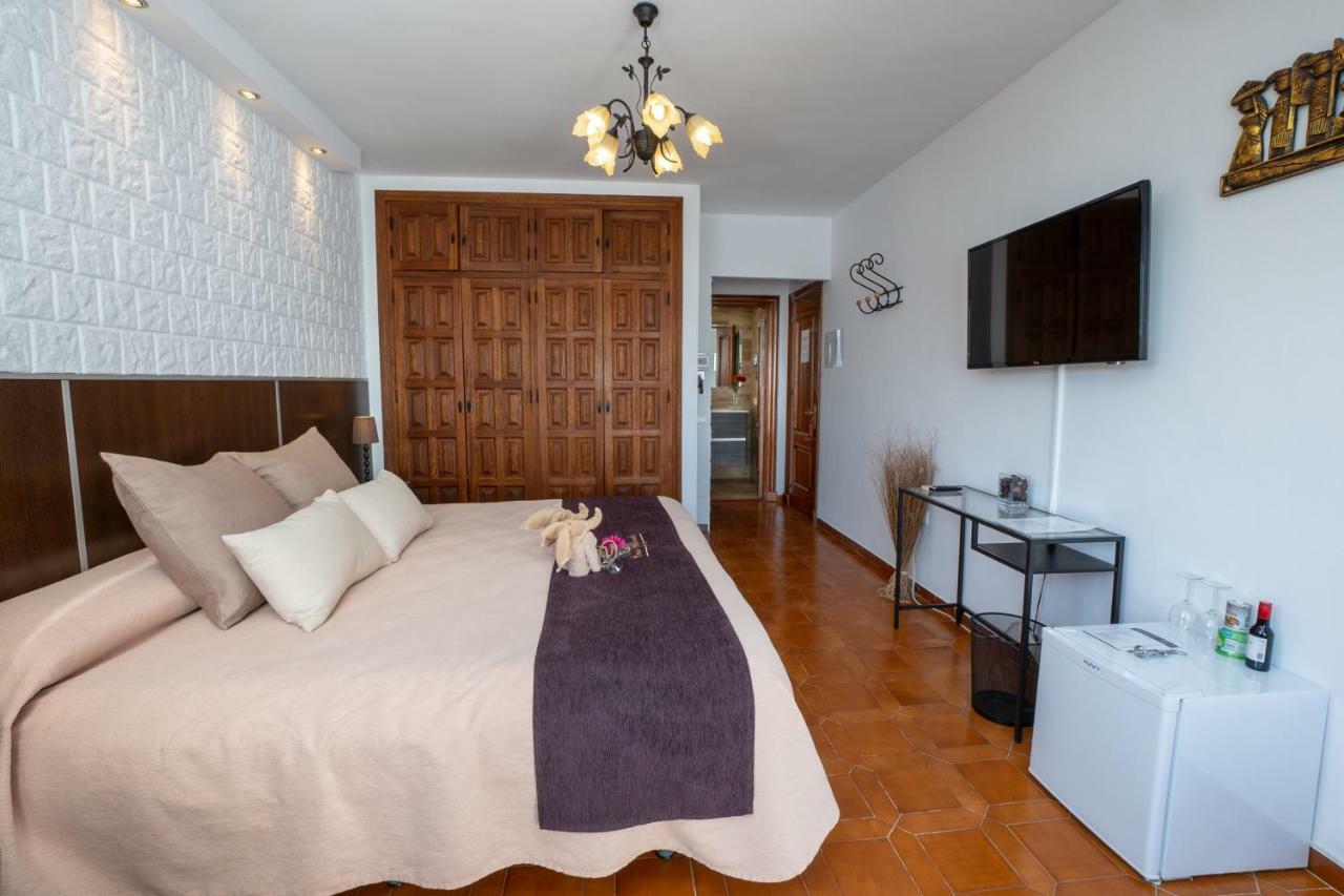 Hostal Casa Mercedes Nerja Zewnętrze zdjęcie